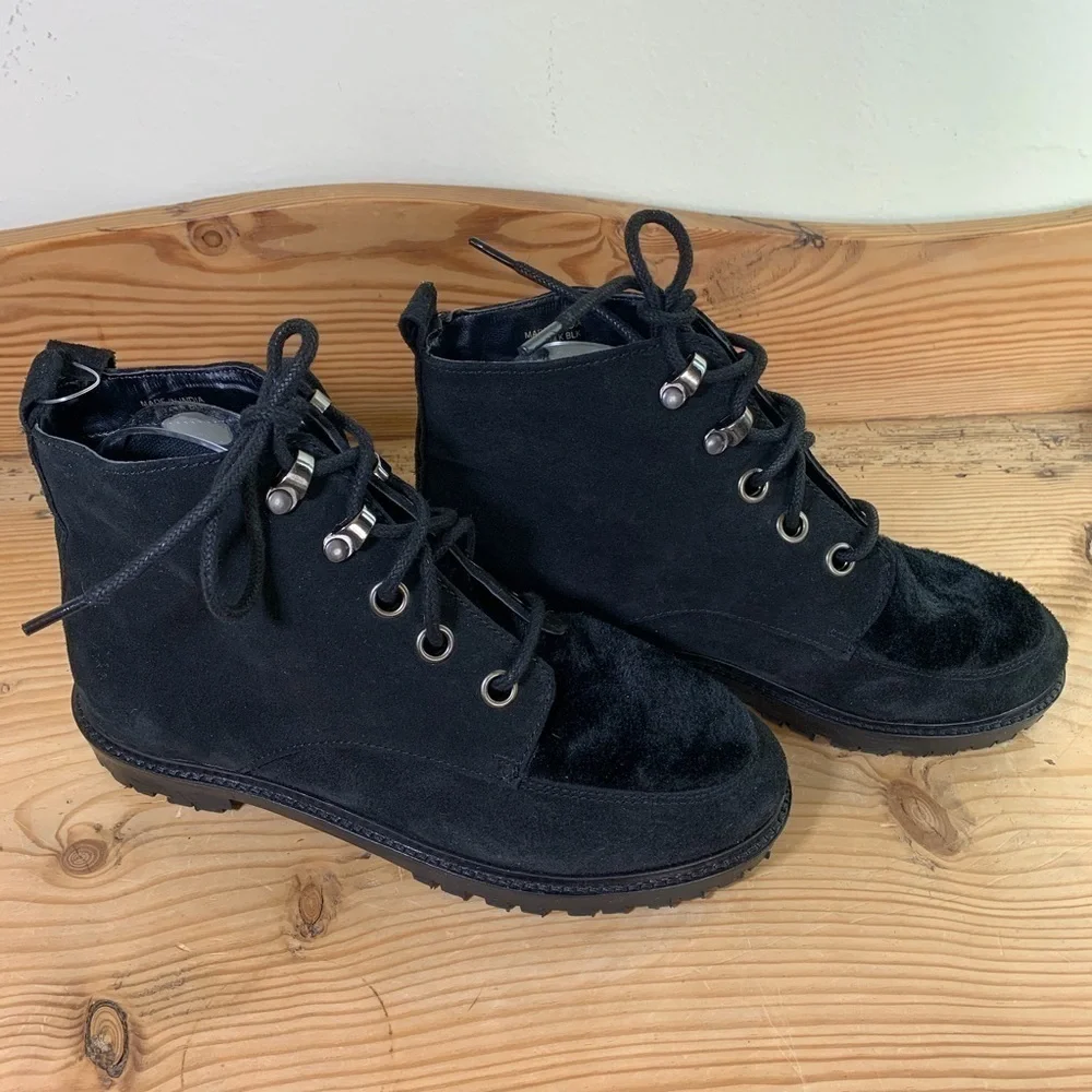TOP SHOP BLACK SUEDE AND FAUX FUR BOOTIES